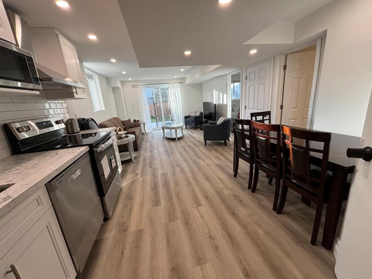 One-Bedroom Unit At Vista Hill Waterloo Extérieur photo